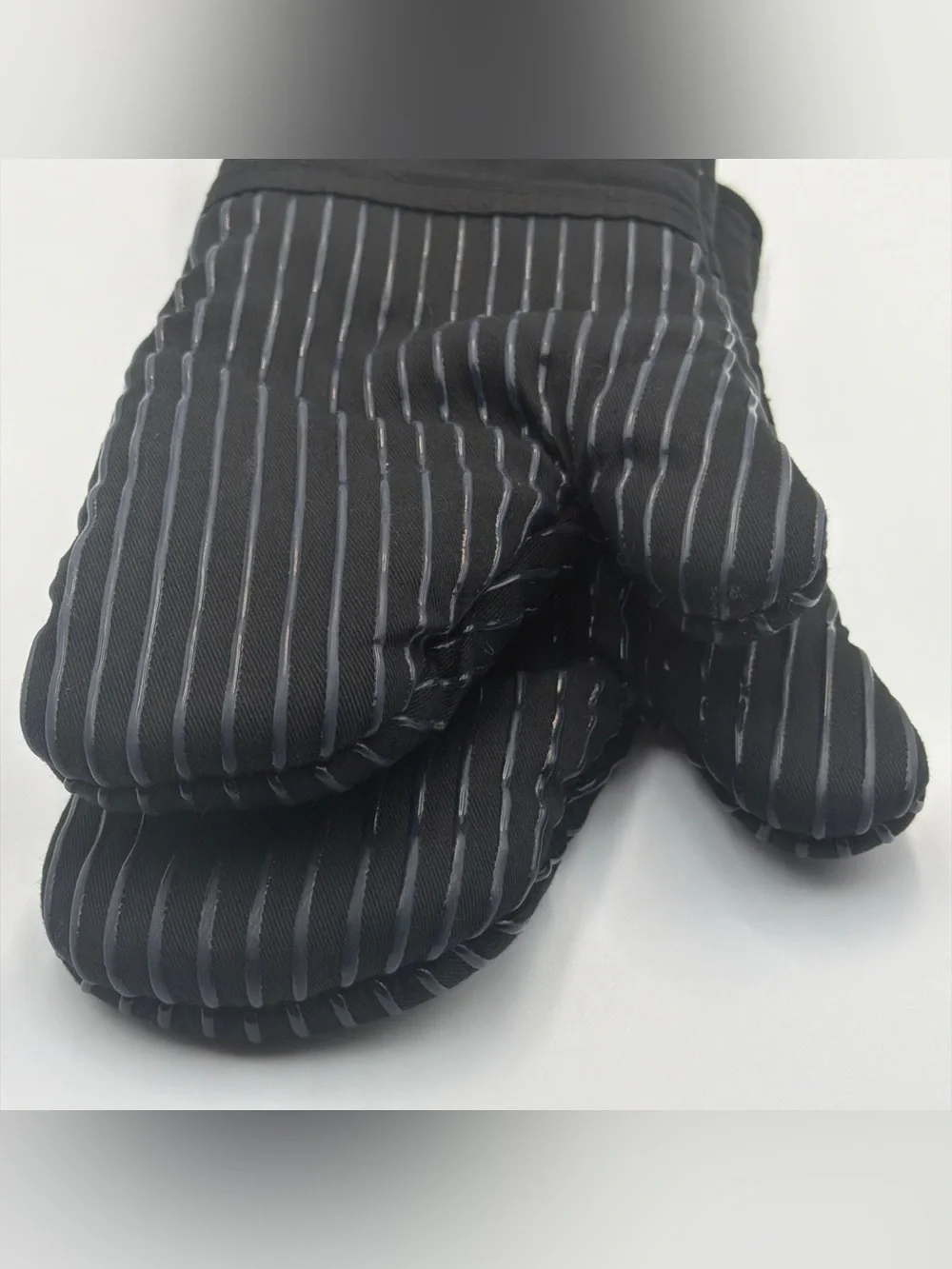 Big Red House Oven Mitts Pair Black BBQ Grill Heat Resistant